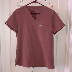 Matching small pink Figs scrub top and bottom.